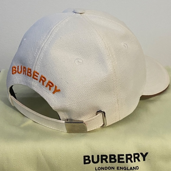 Burberry Mythical Alphabet "B" Faun Cap Off-White - Picture 5 of 8